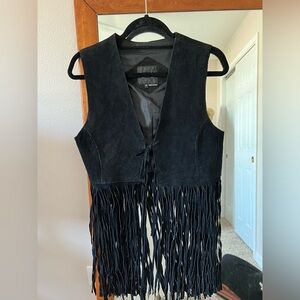 Cute western black vest with fray